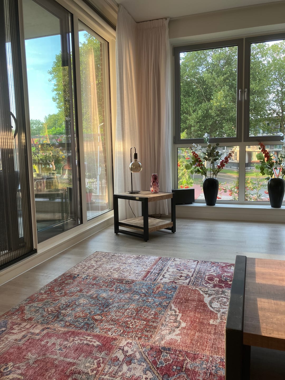 Customer photo review of Bijzettafel Mangohout | 50 cm x 50 cm x 45 cm