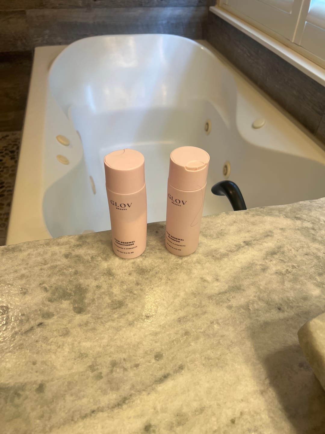 Customer photo review of Glov Hair Renewal Shampoo