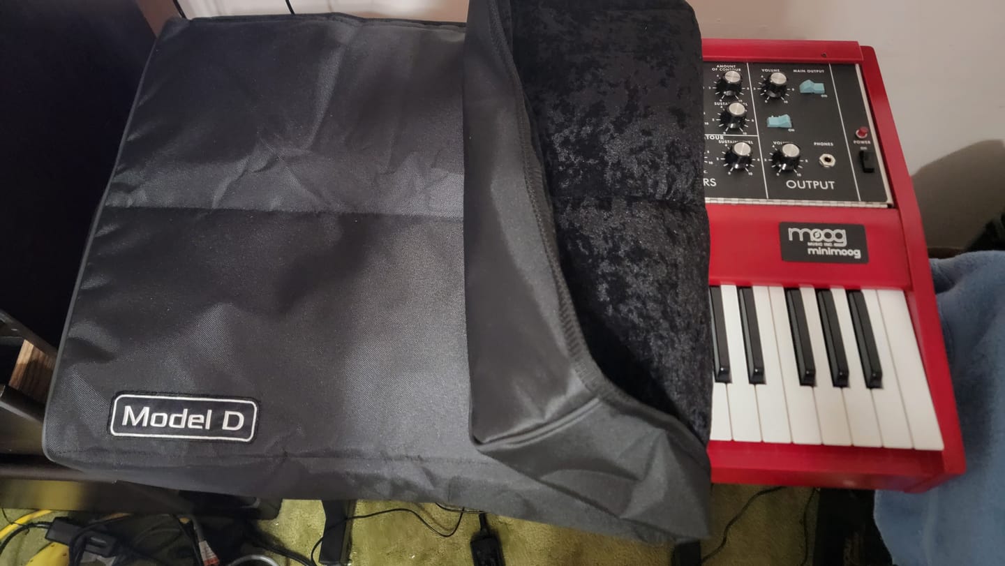Customer photo review of Custom padded cover for Moog MiniMoog Model D (reissue) keyboard