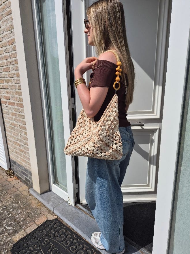 Customer photo review of Sunny Holiday shoulder bag crochet kit