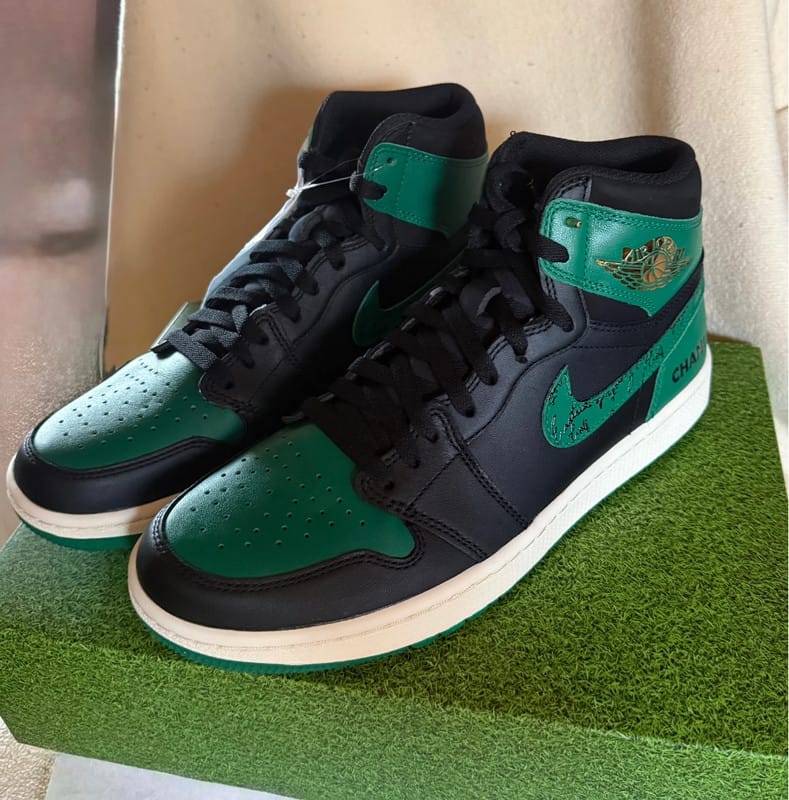 Customer photo review of Jordan 1 Retro High Golf Eastside Golf 1961