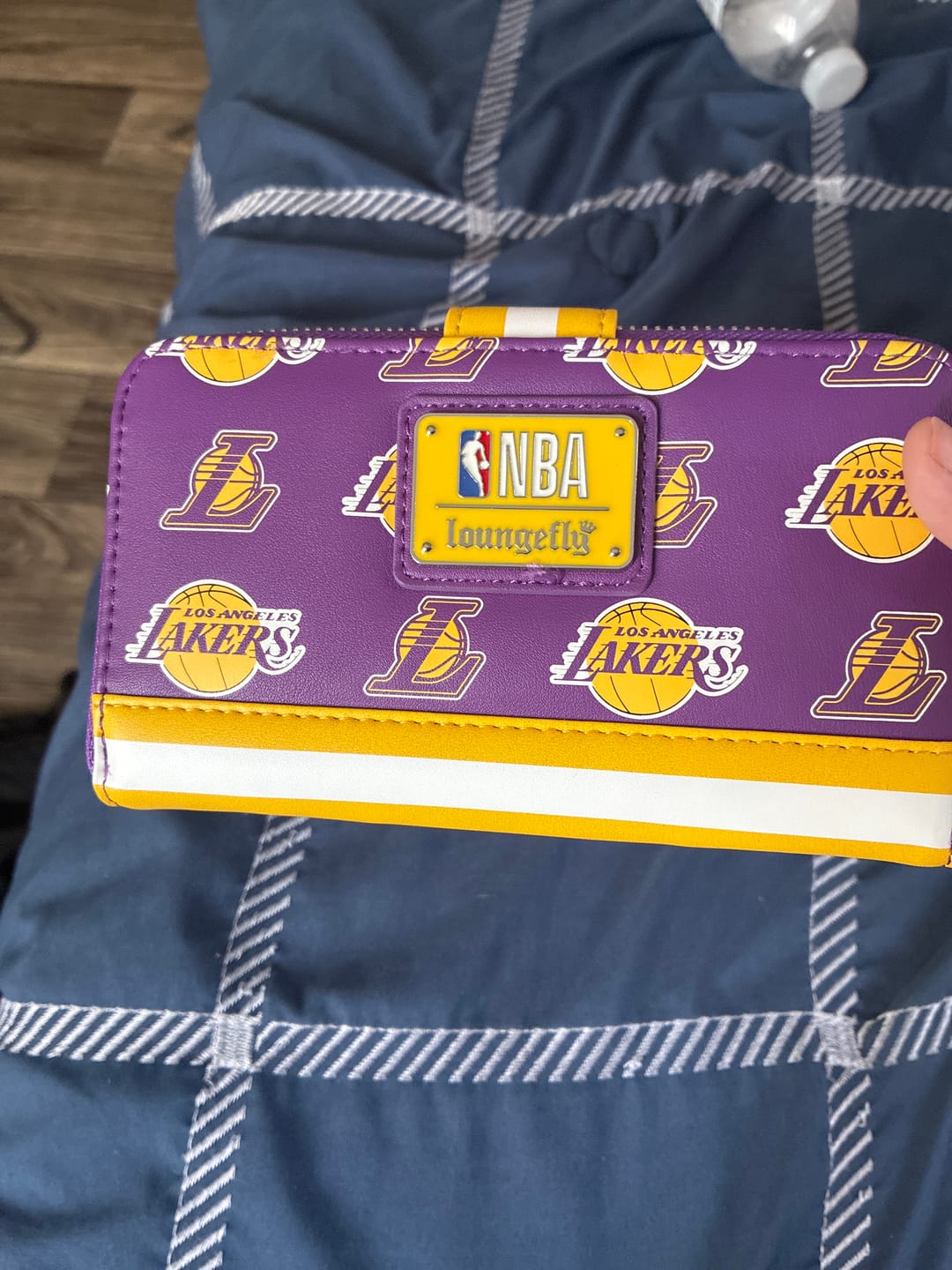 Customer photo review of Loungefly NBA LA Lakers Logo Snap Wallet