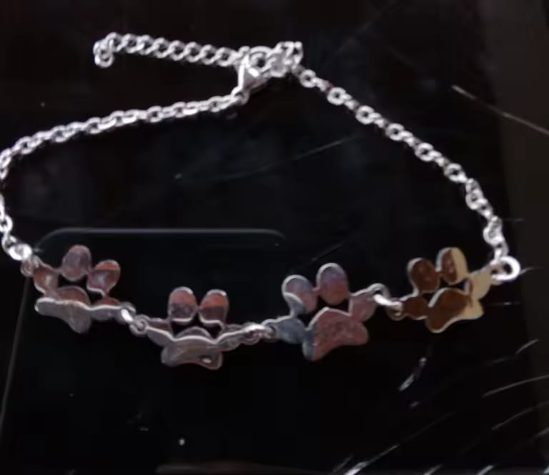 Customer photo review of Eternél - Bracciale personalizzato nome su zampa
