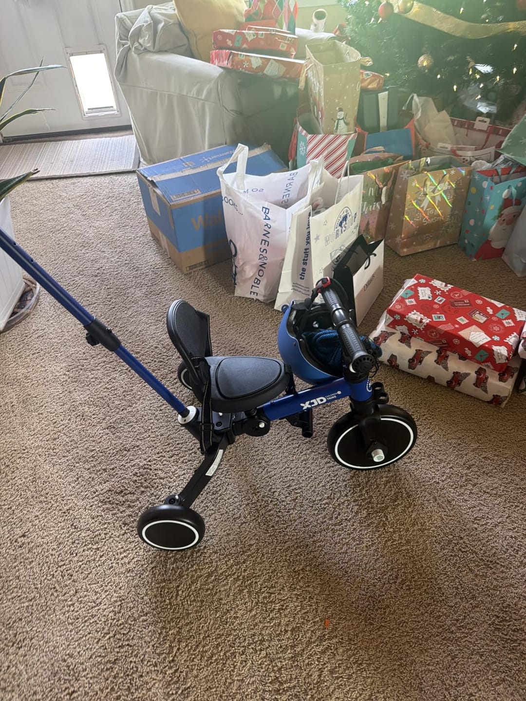 Customer photo review of Triciclo Evolutivo 4 en 1 – Ayuda a Tu Bebé a Caminar Seguro y Sin Caídas