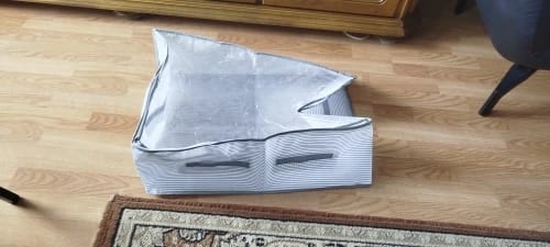 Customer photo review of L/XL Non-Woven Under-Bed Storage Bag for Clothes and Blankets