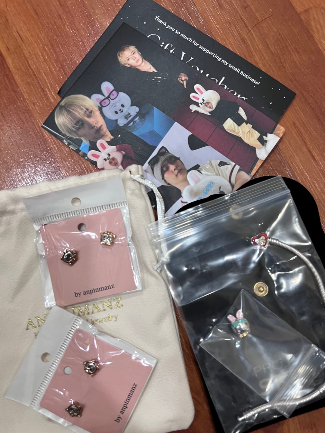 Customer photo review of PROJECT SKZ! heart clasp bracelet