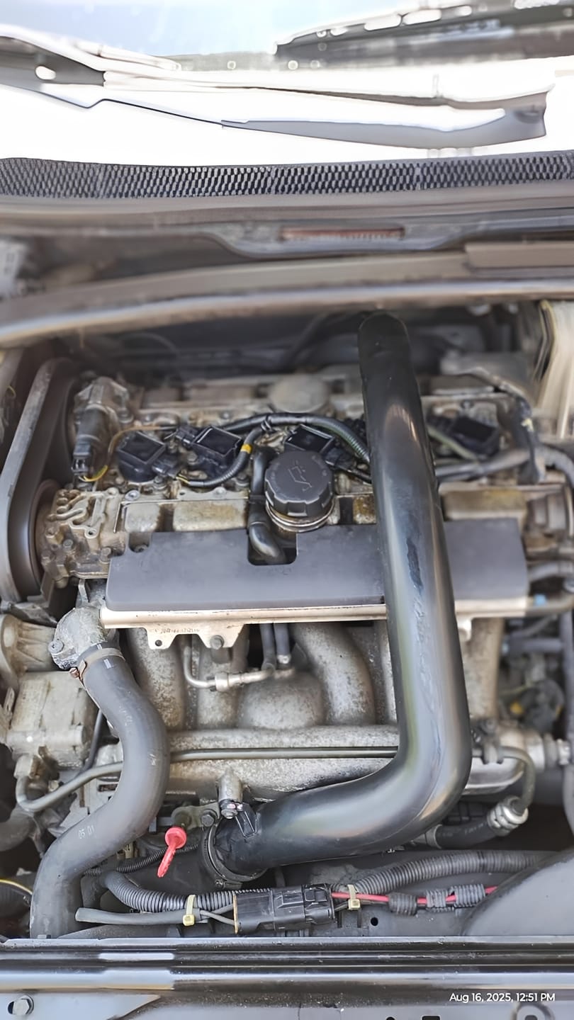 Customer photo review of Volvo Oil Dipstick 9497557 - S60 S80 XC70 XC90 V70