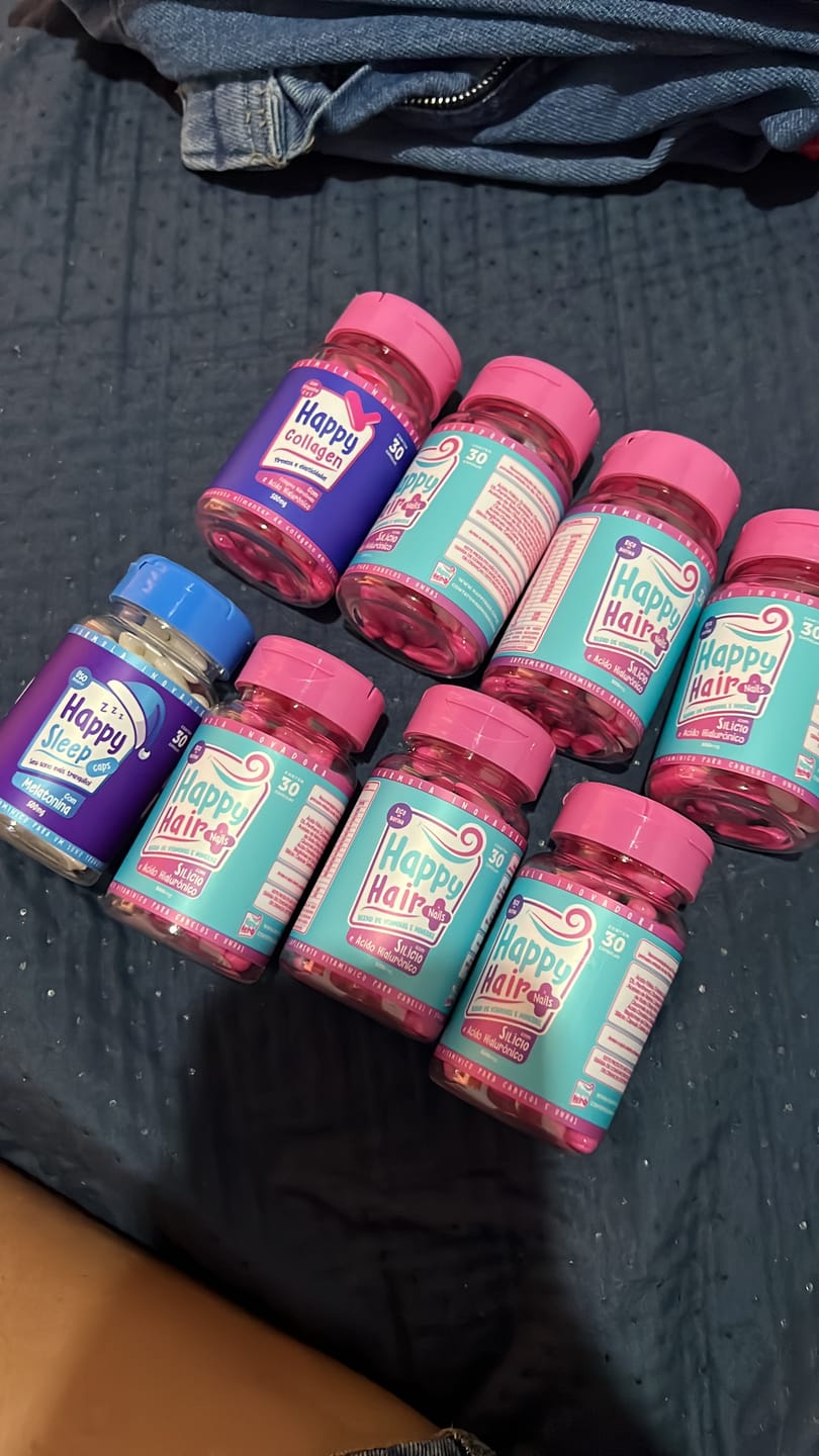 Customer photo review of Happy Hair 3 Potes + 2 Potes Grátis + 1 Pote de Melatonina + 1 Pote de Colágeno (Total 7 Potes)