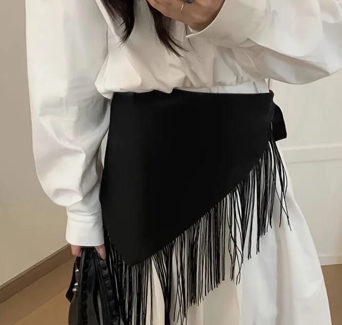 Customer photo review of Evelyn Tassel Leather Corset Belt