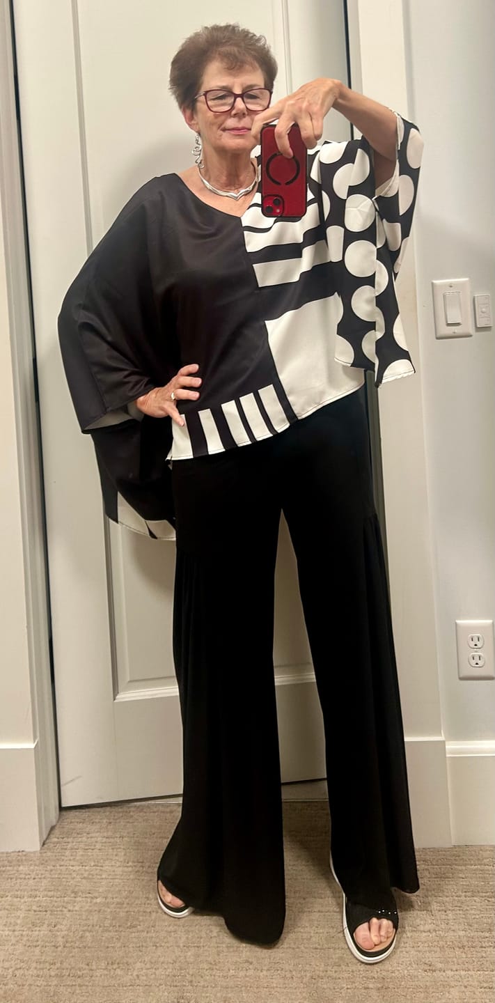 Customer photo review of Batwing Sleeves Long Sleeves Contrast Color Polka-Dot Printed Round-Neck T-Shirts Tops