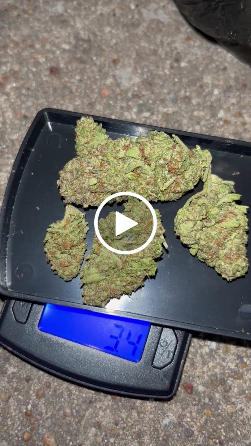 Customer video review of THCA Queen