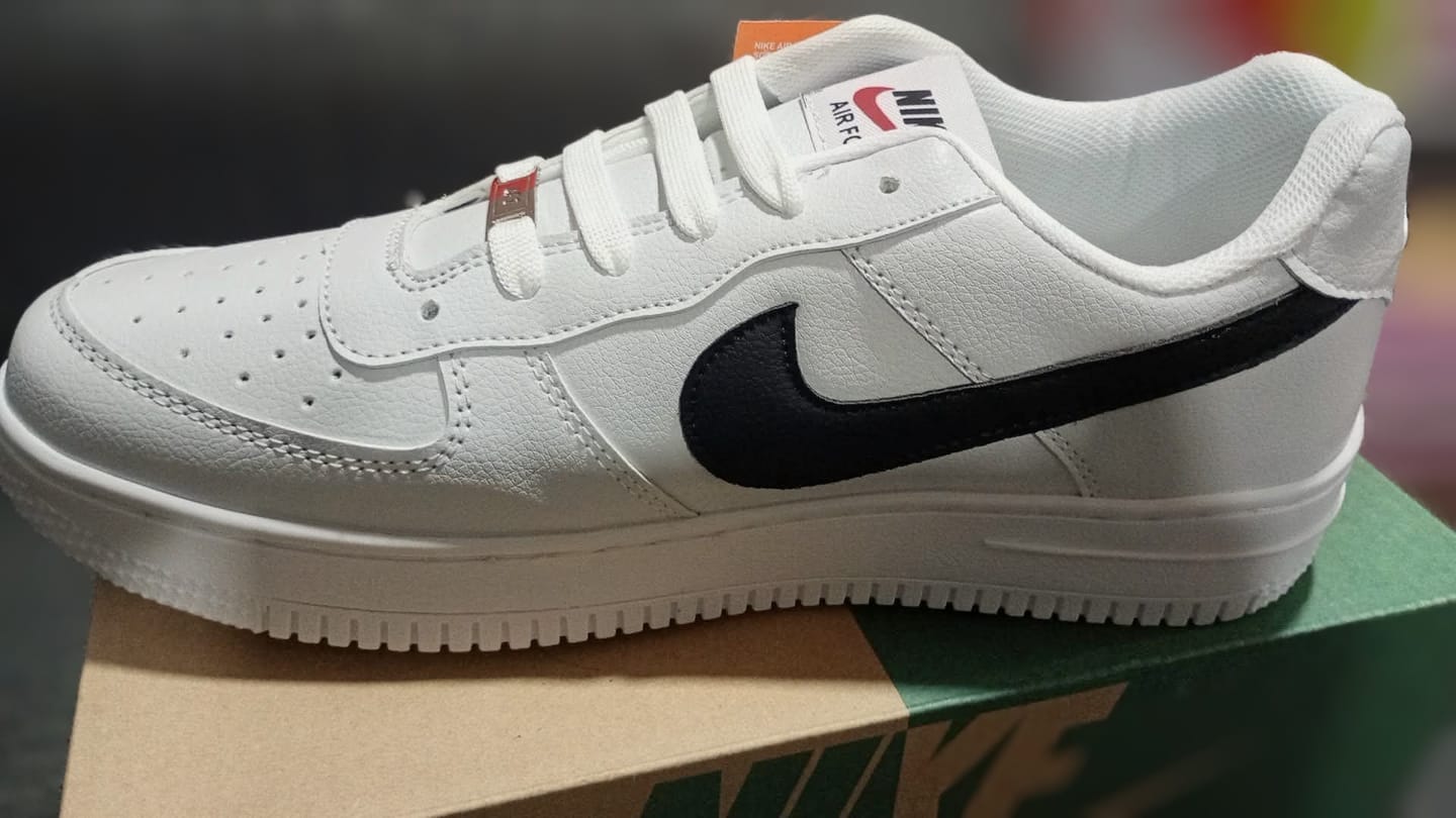 Customer photo review of Paq 6 Pares Tenis 270 Blanco Negro 25/28.5