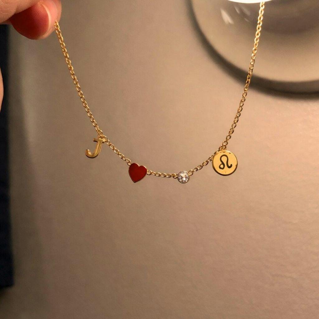 Customer photo review of Collar de Inicial, Corazón, Piedra Natal y Zodiaco