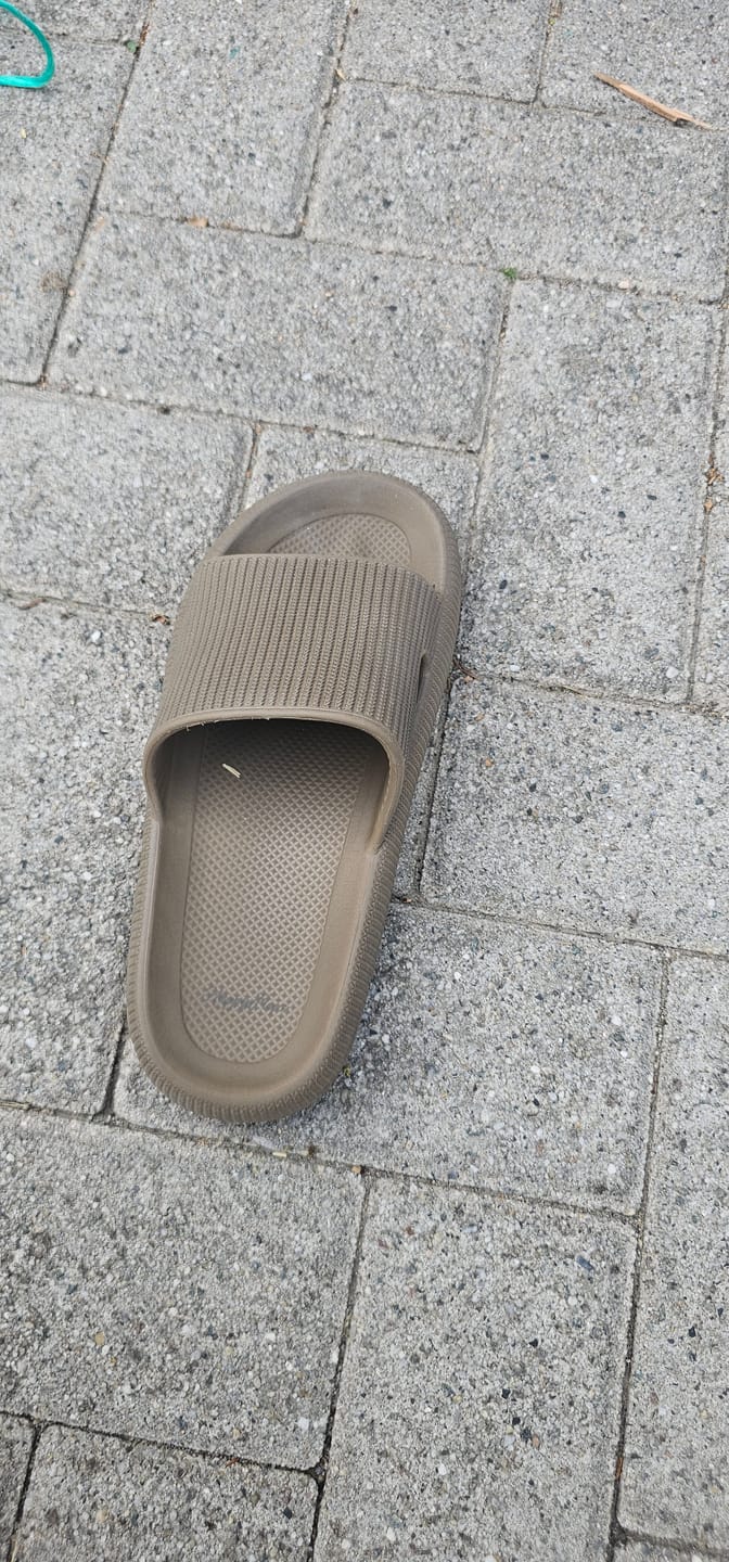Customer photo review of HappyFlops Original