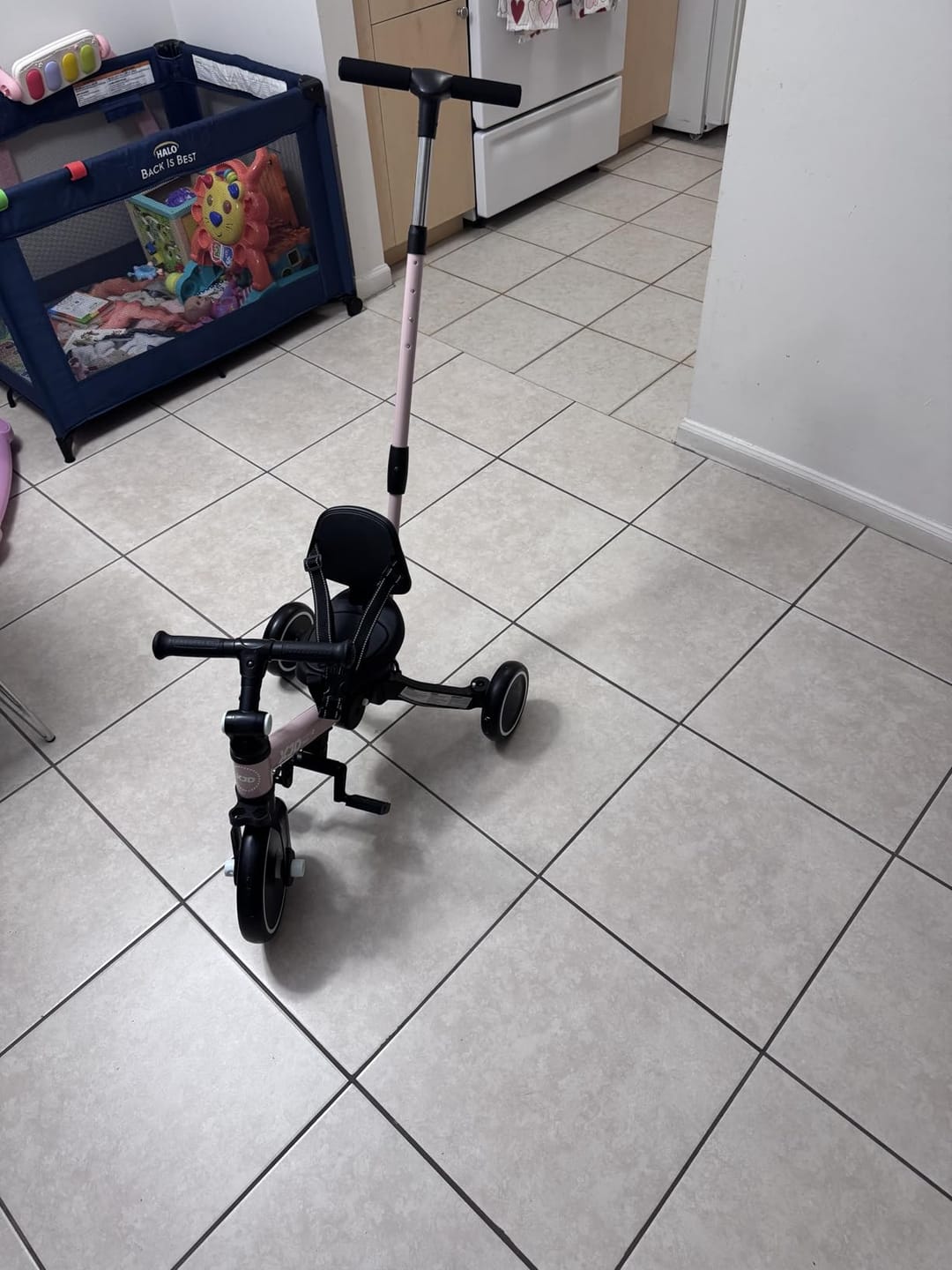 Customer photo review of Triciclo Evolutivo 4 en 1 – Ayuda a Tu Bebé a Caminar Seguro y Sin Caídas
