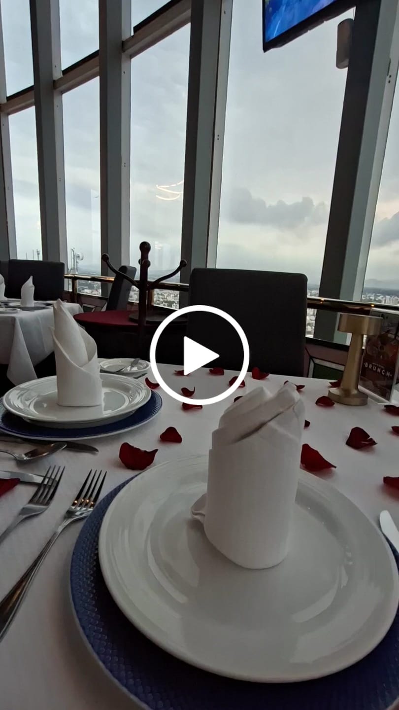 Customer video review of Cena Romántica