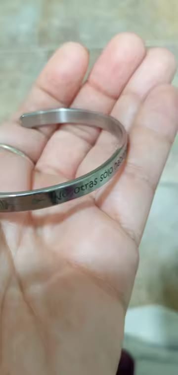 Customer photo review of Lumèa - Bracciale rigido personalizzato con incisione