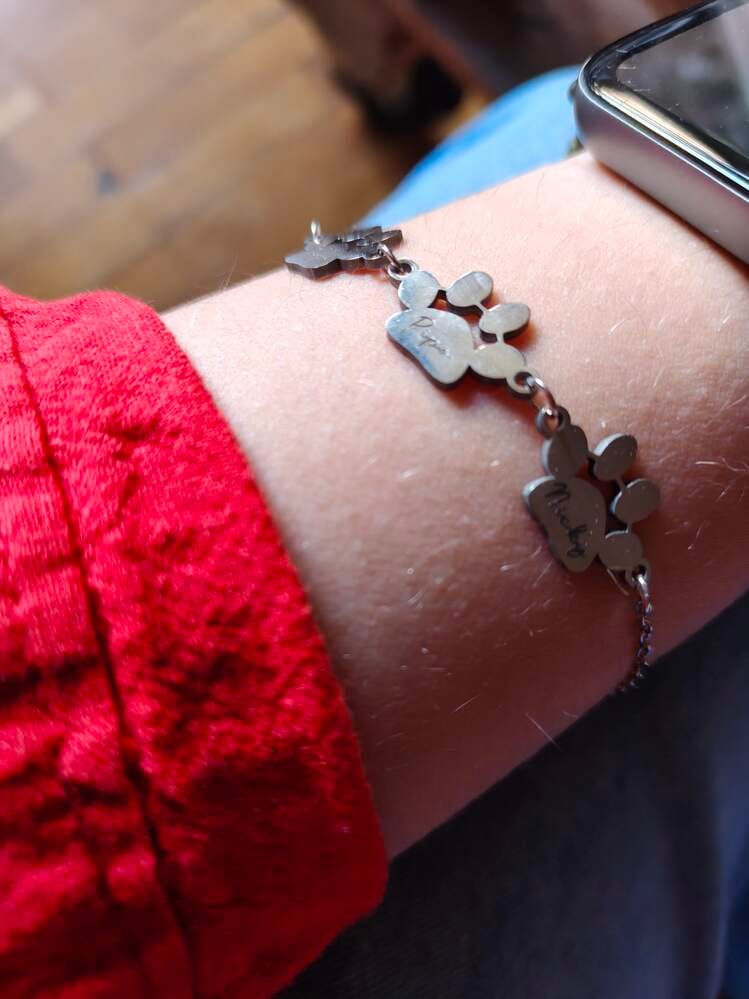 Customer photo review of Eternél - Bracciale personalizzato nome su zampa