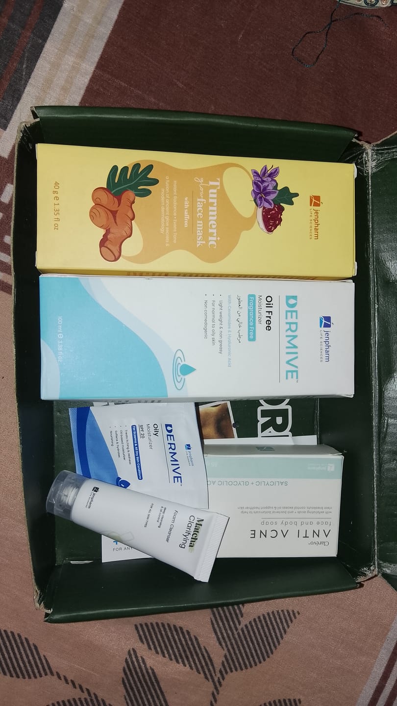 Customer photo review of Dermive Oil Free Moisturizer