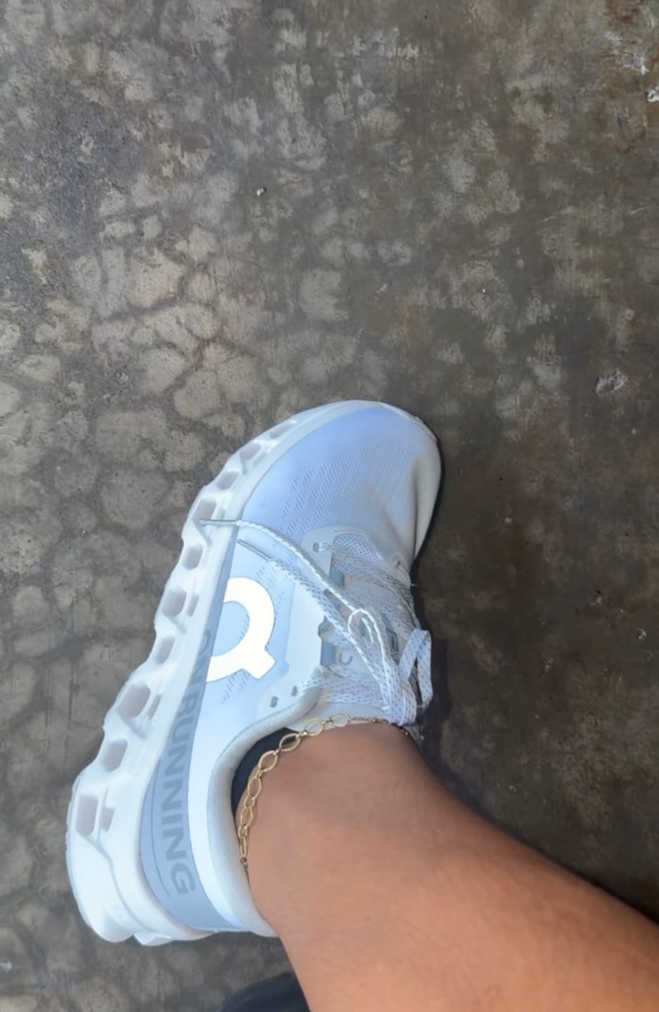 Customer photo review of Cloudmonster 3 White | Wolf - MWW