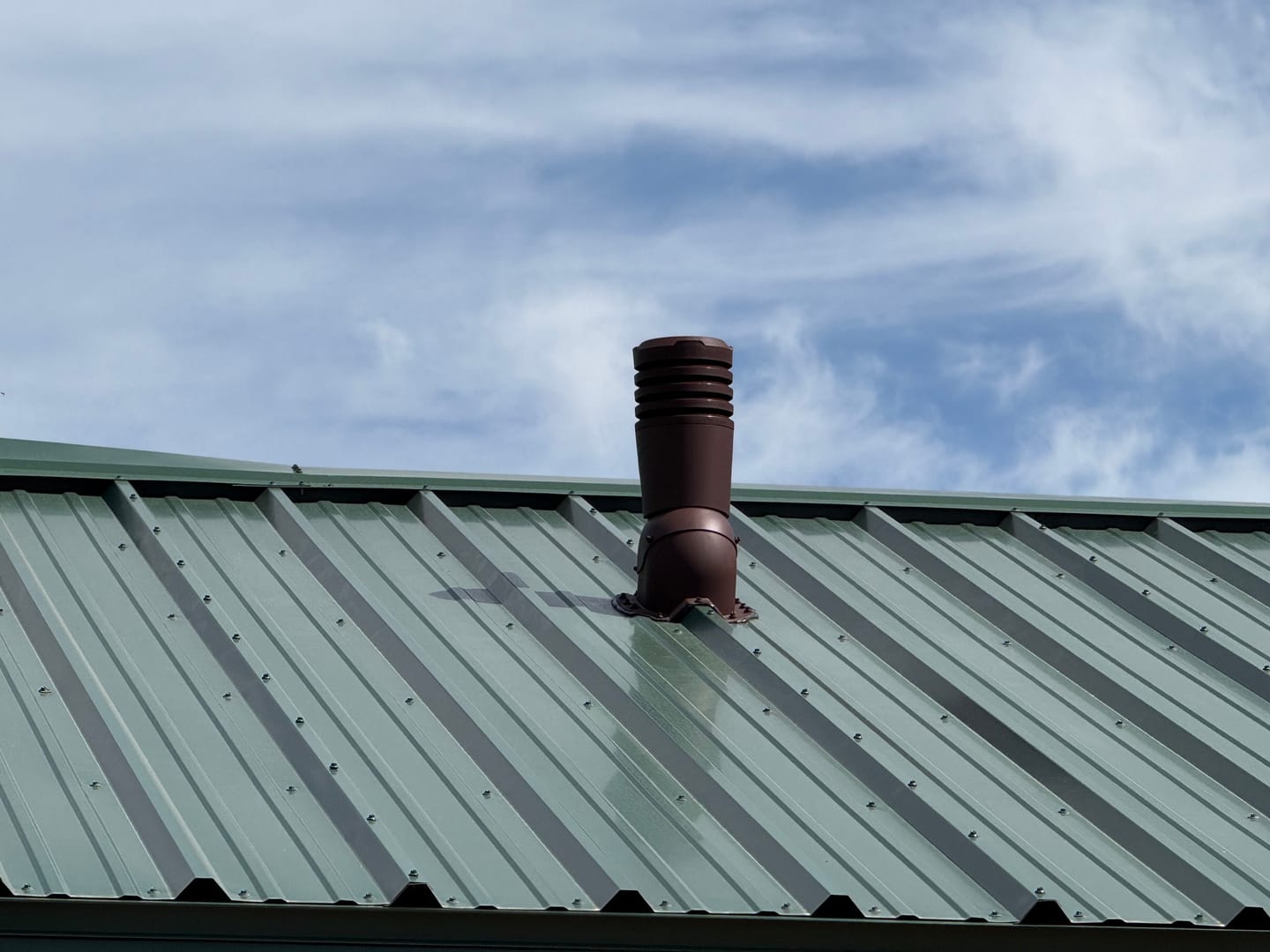 Customer photo review of Kitchen, Bathroom and Dryer Roof Exhaust Vent - Ivent ECO – Metal Rib Profile 1 ¼ inch
