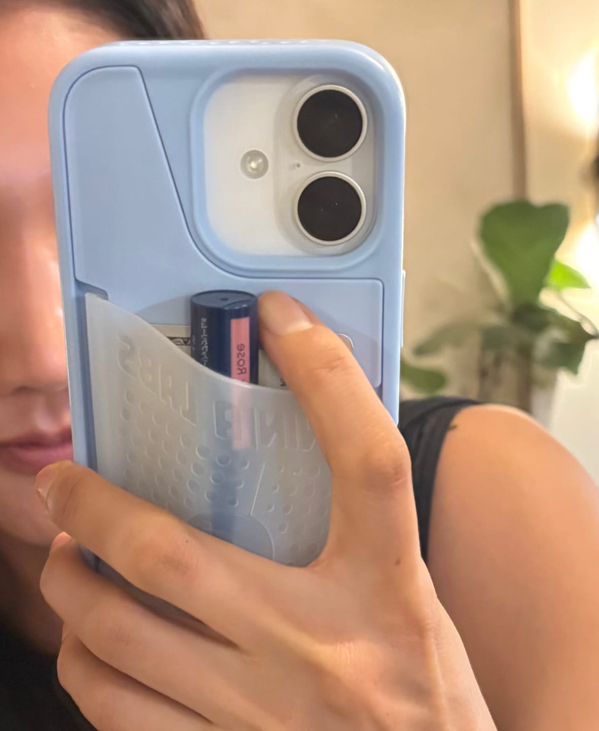 Customer photo review of Flex Pouch - iPhone 16