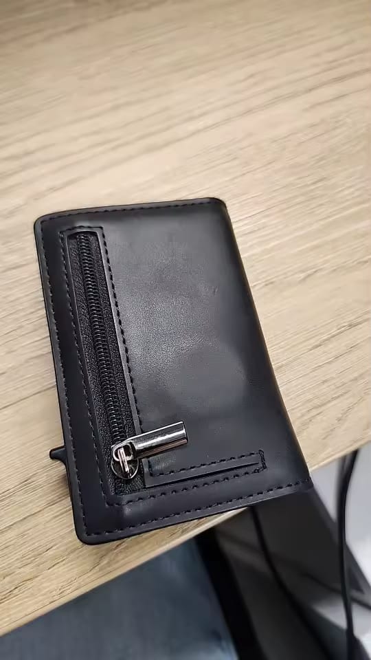 Customer photo review of Tarjetero RFID BLINDAX — Bloqueo antirrobo