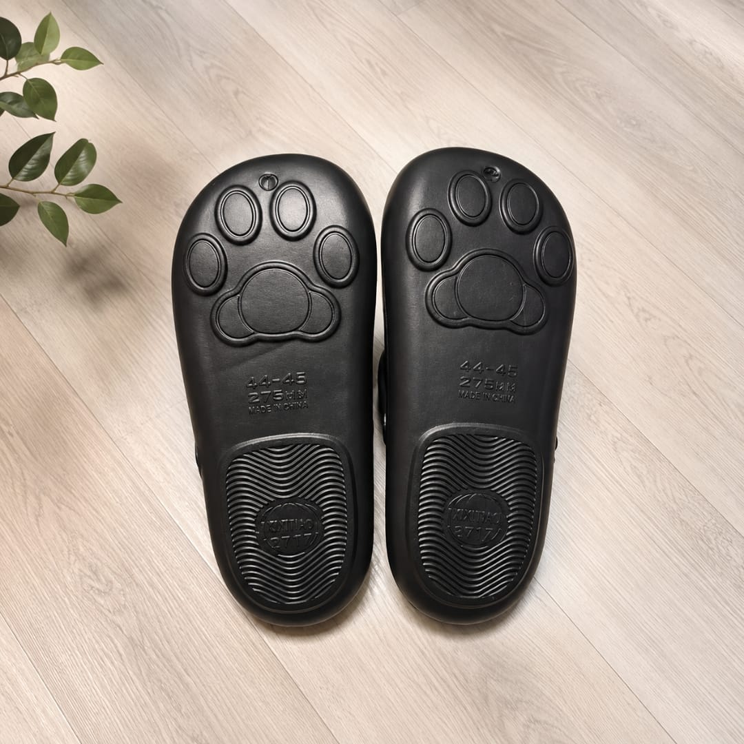 Customer photo review of Mimiu™ Ultra-Light Paw Print Clogs