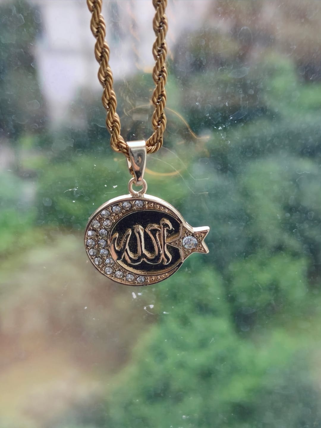 Customer photo review of HilalHaven Lunar Crest Allah Zircon Border Medallion Pendant Necklace