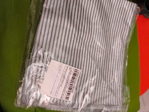 Customer photo review of L/XL Non-Woven Under-Bed Storage Bag for Clothes and Blankets