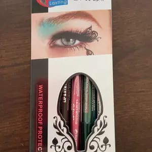 Customer photo review of Colorata Matita Eyeliner 12 Colori Effetto Perlato Luminoso