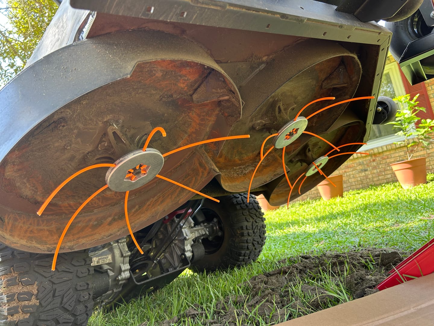 Customer photo review of Mower Blade Replacement (3-Blade System) REVO6 2.0