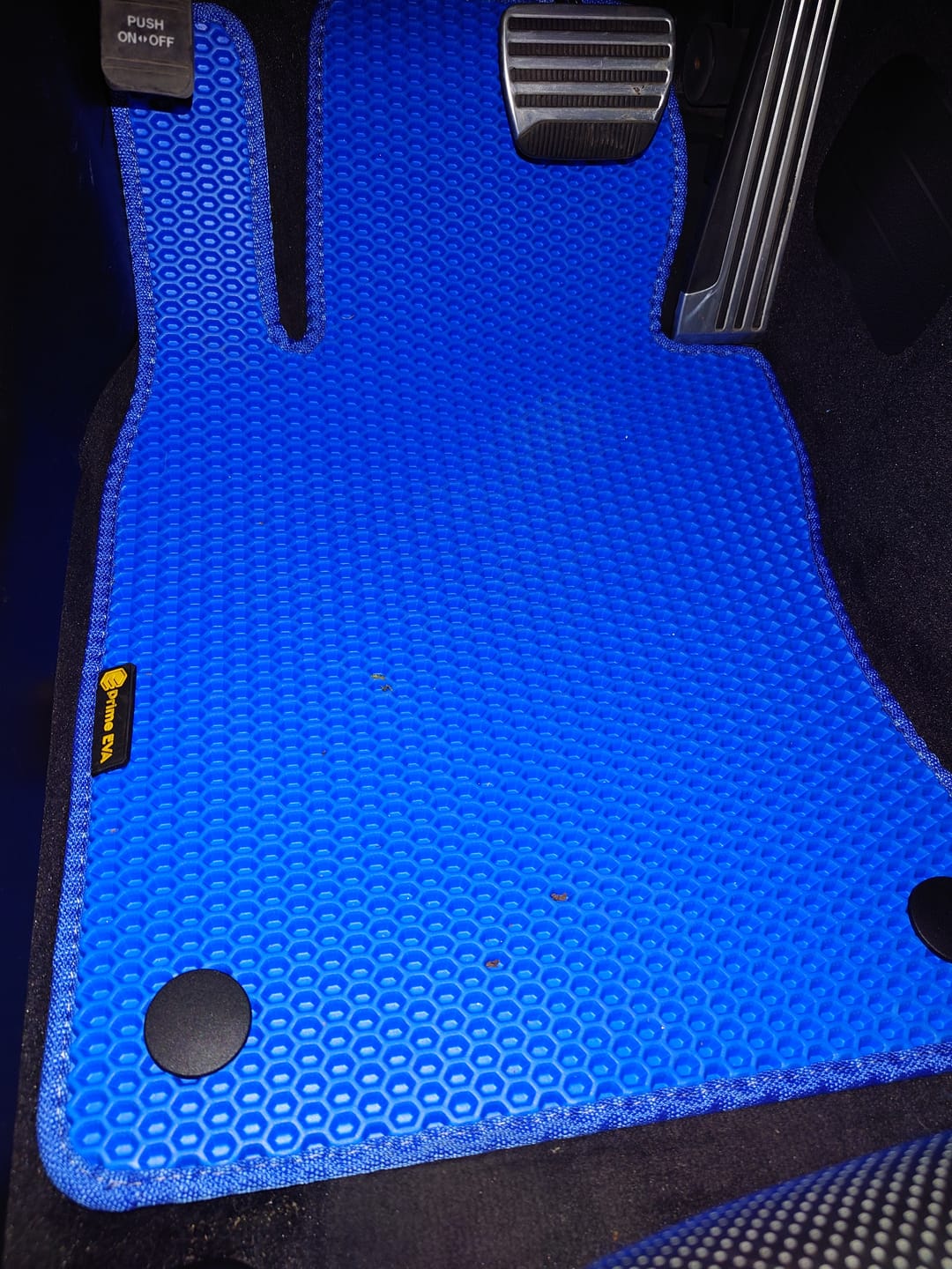 Customer photo review of Auto Fußmatten nach Maß - Vorne