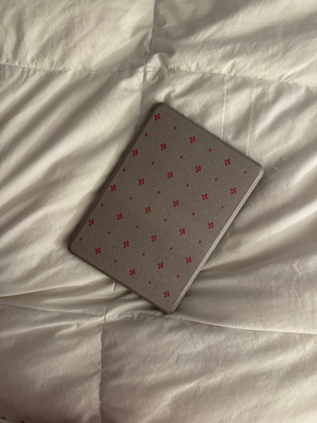 Customer photo review of Little Meadow- Kindle Case
