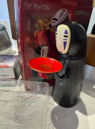 Customer photo review of Wander Spirit™ – Alcancía Sin Rostro