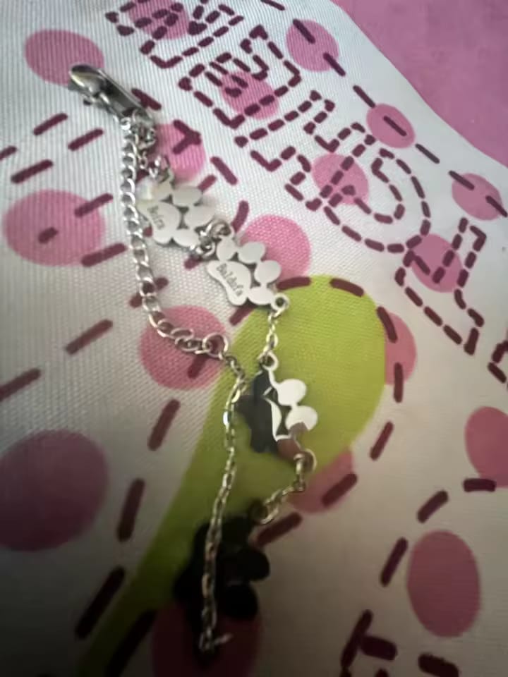 Customer photo review of Eternél - Bracciale personalizzato nome su zampa