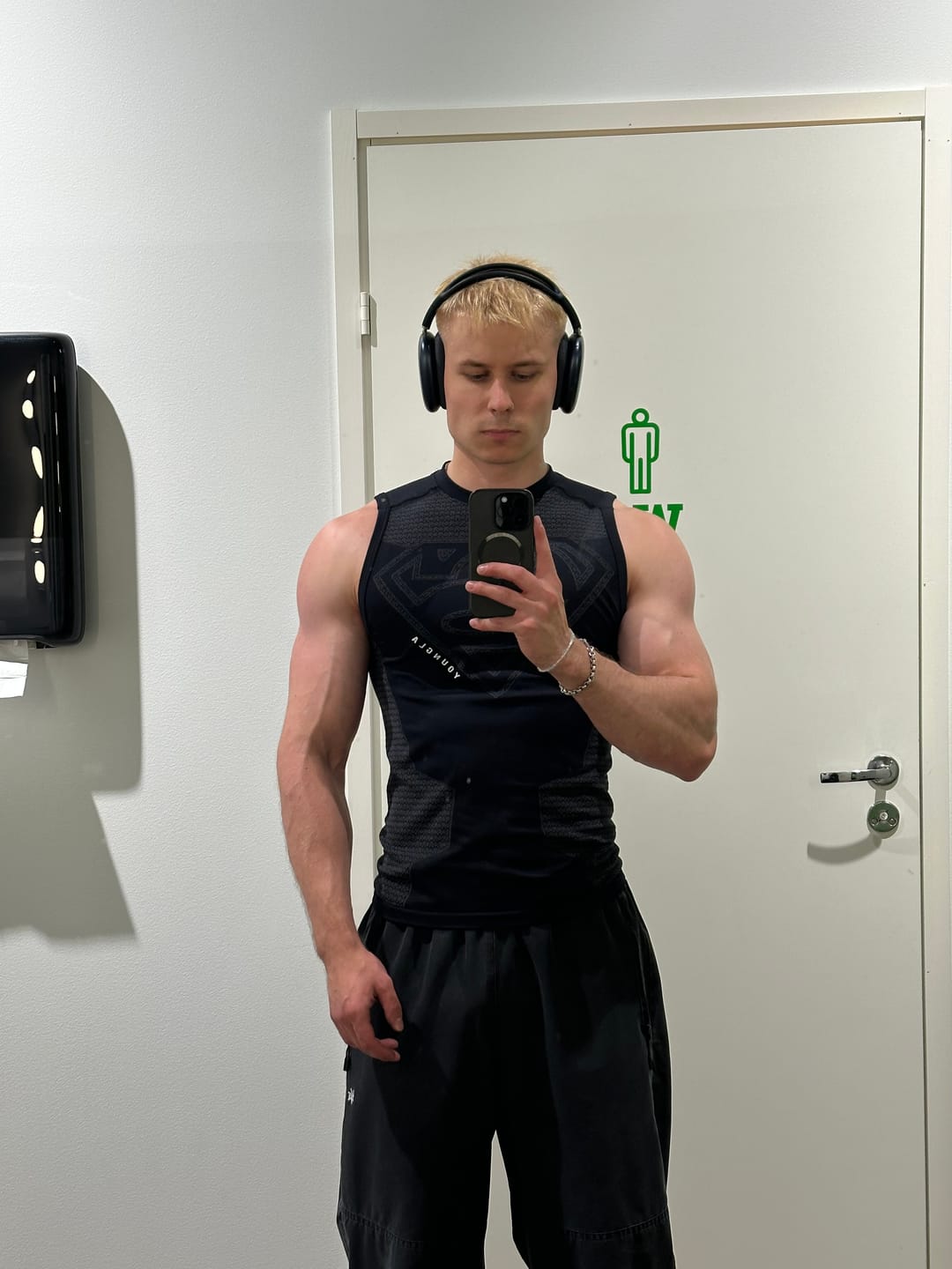Customer photo review of 3047 - Superman Compression Tanks