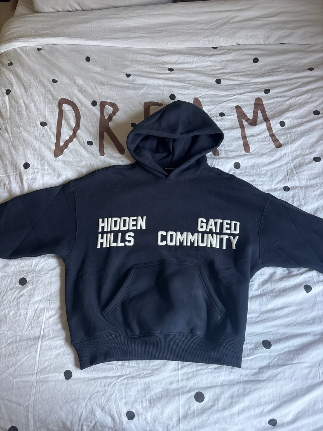 Customer photo review of GATED COMMUNITY HOODIE NAVY