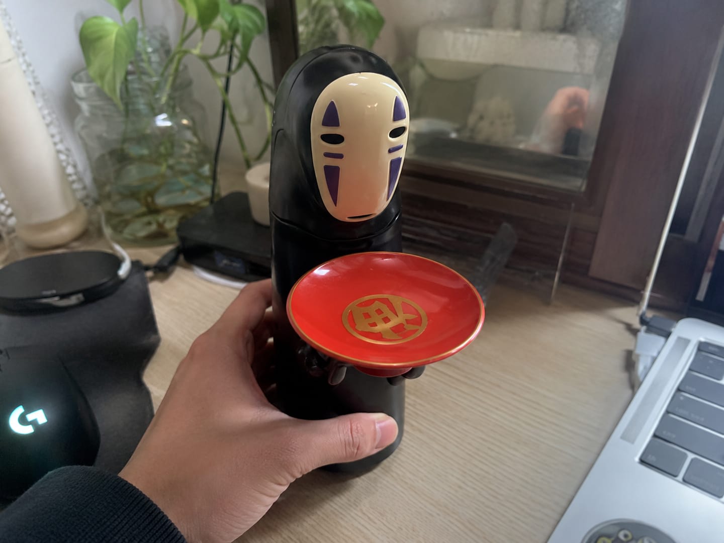 Customer photo review of Wander Spirit™ – Alcancía Sin Rostro