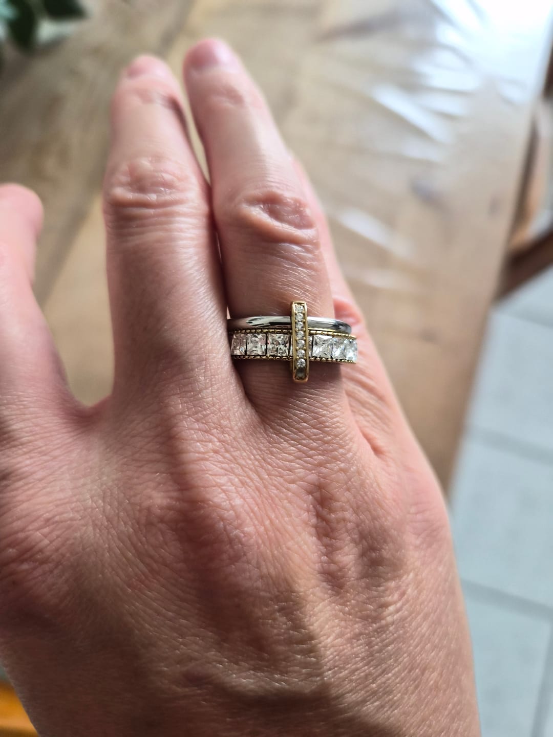Customer photo review of Square Pave Infinity Flow Ring 14K Vergoldet