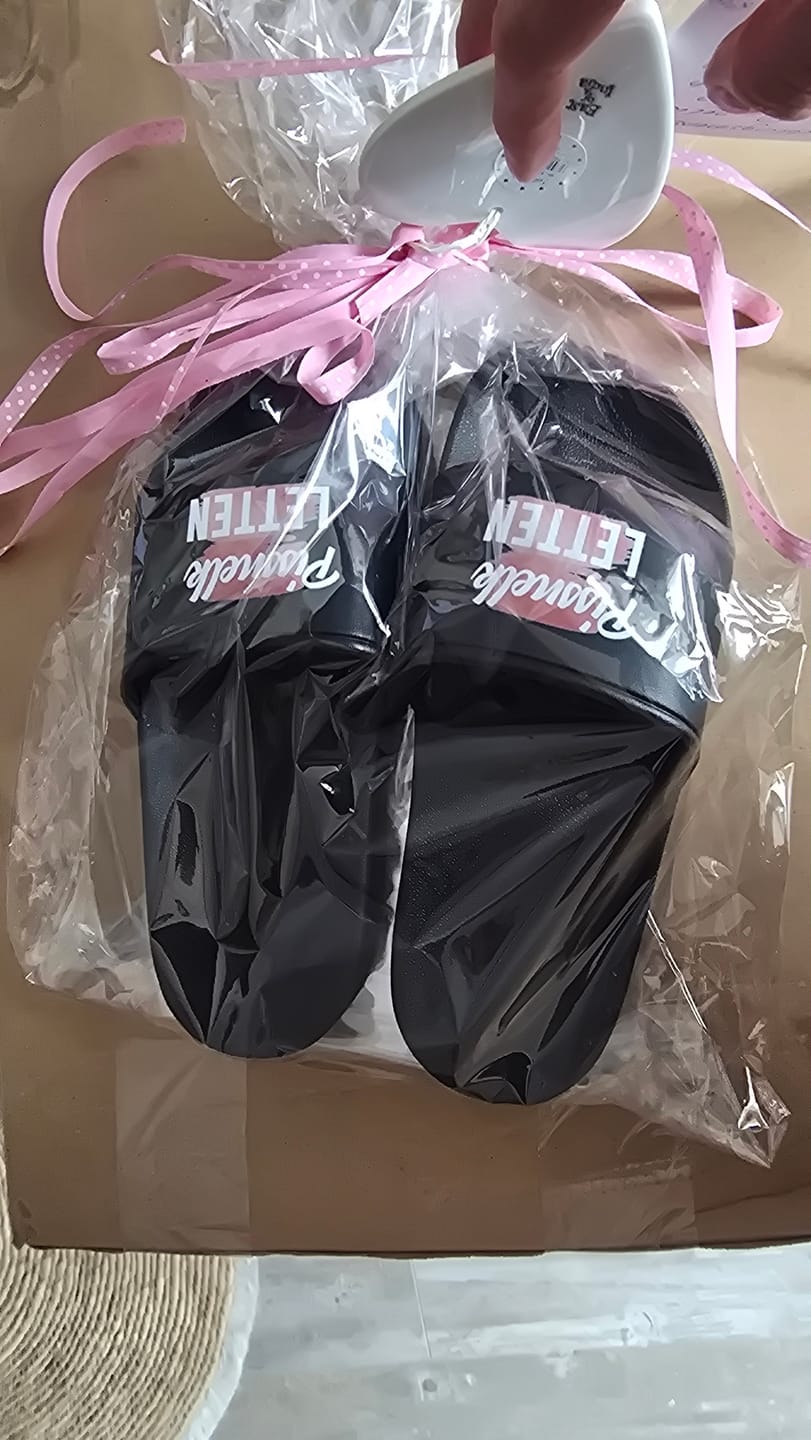 Customer photo review of Deine Letten - Personalisierte Badeschlappen mit Name