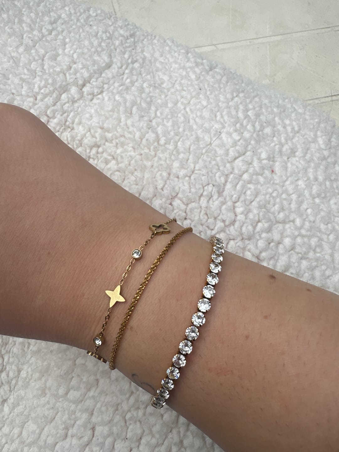 Customer photo review of Martina® Classic Tennis Bracelet — Golden 19cm