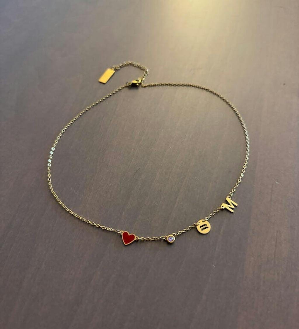Customer photo review of Collar de Inicial, Corazón, Piedra Natal y Zodiaco