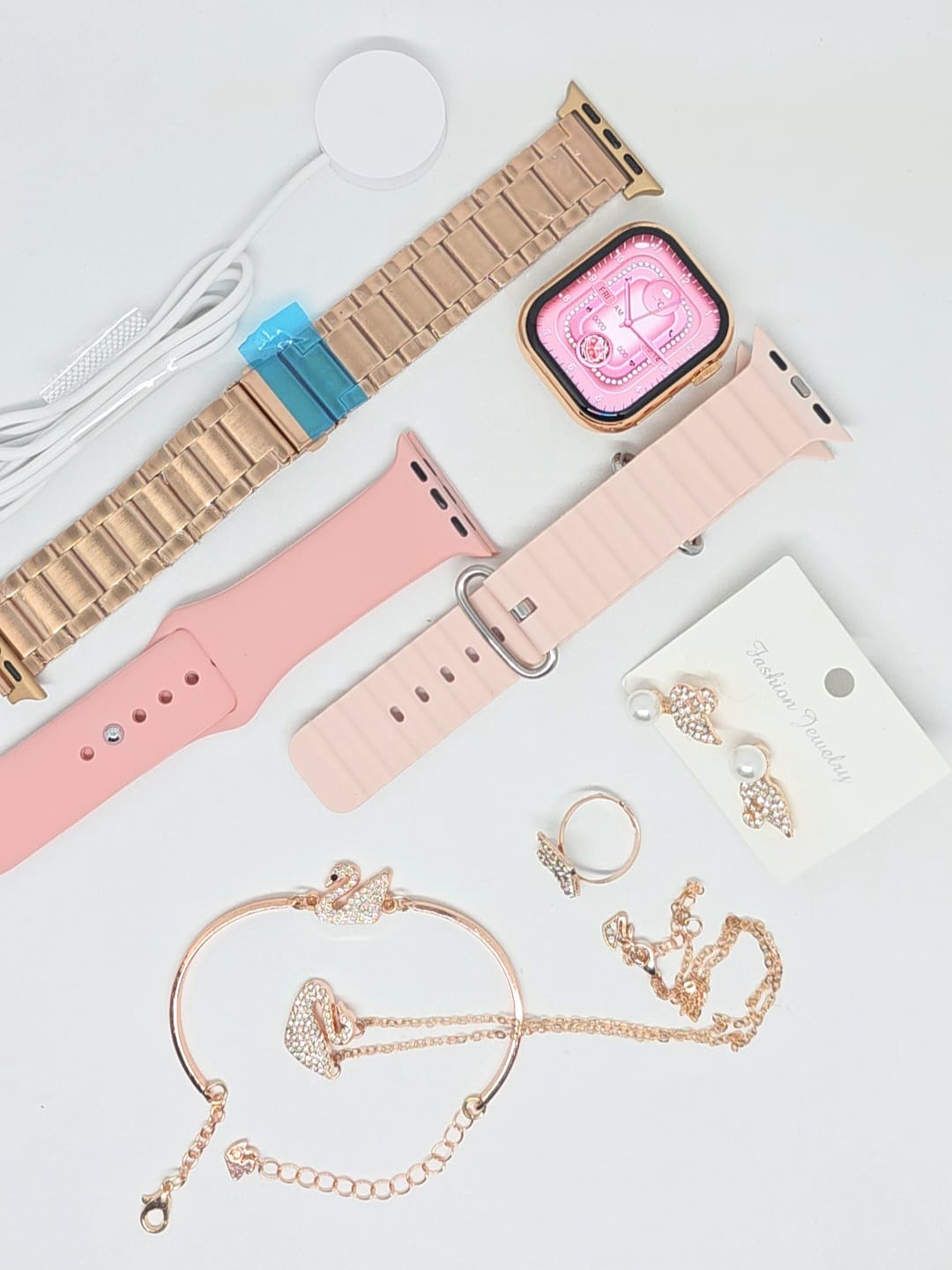 Customer photo review of G9 Mini Kadın Akıllı Saat Rose Gold Hediye Seti - 3 Kordonlu & Kuğu Takı Aksesuar Setli Akıllı Saat (iOS ve Android Uyumlu)
