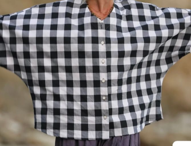 Customer photo review of Blouse Yoko - coton carreaux noir/blanc