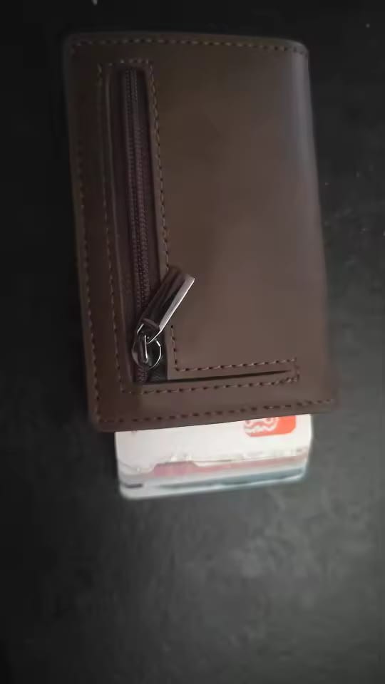 Customer photo review of Tarjetero RFID BLINDAX — Bloqueo antirrobo
