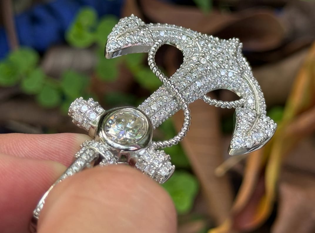 Customer photo review of 925 Silver Anchor VVS Moissanite Pendant