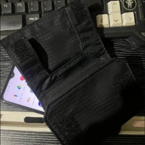 Customer photo review of Cartera Oculta Farsight™