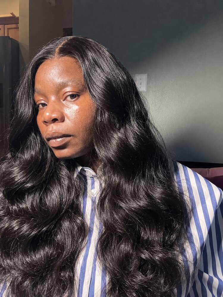 Customer photo review of Wavymy Layered Cut Loose Wave Pre-bleached Wear Go Glueless 7x5 Lace Closure Wigs 180% Density