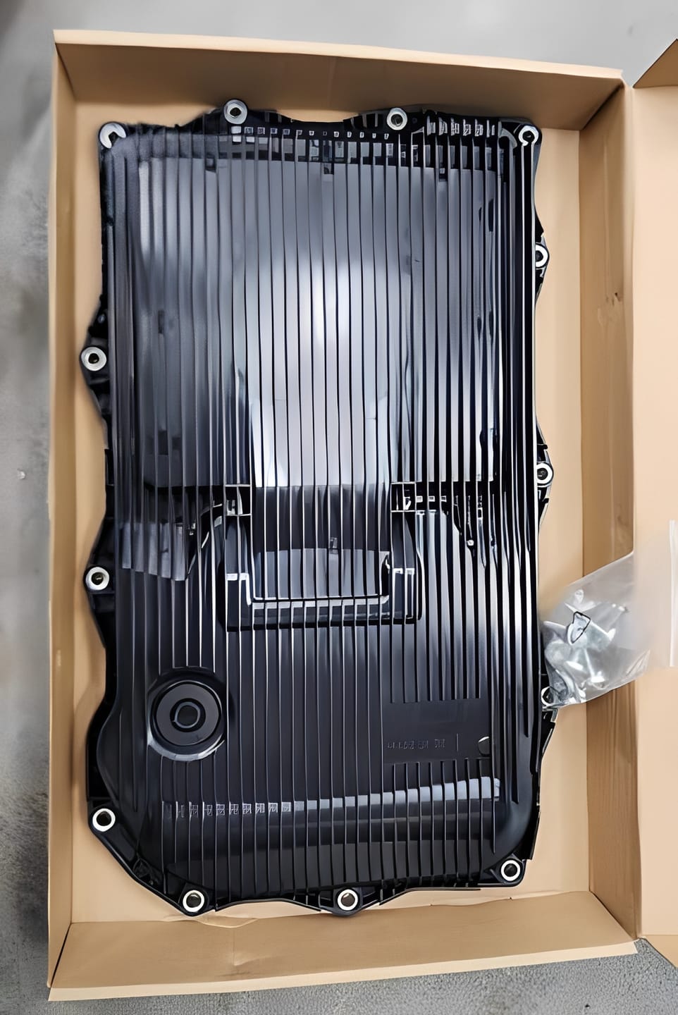 Customer photo review of Automatic Transmission Oil Pan 265-850 Fit for 2013-2021 Dodge Charger Challenger Jeep Grand Cherokee Ram 1500 8-Speed Transmission
